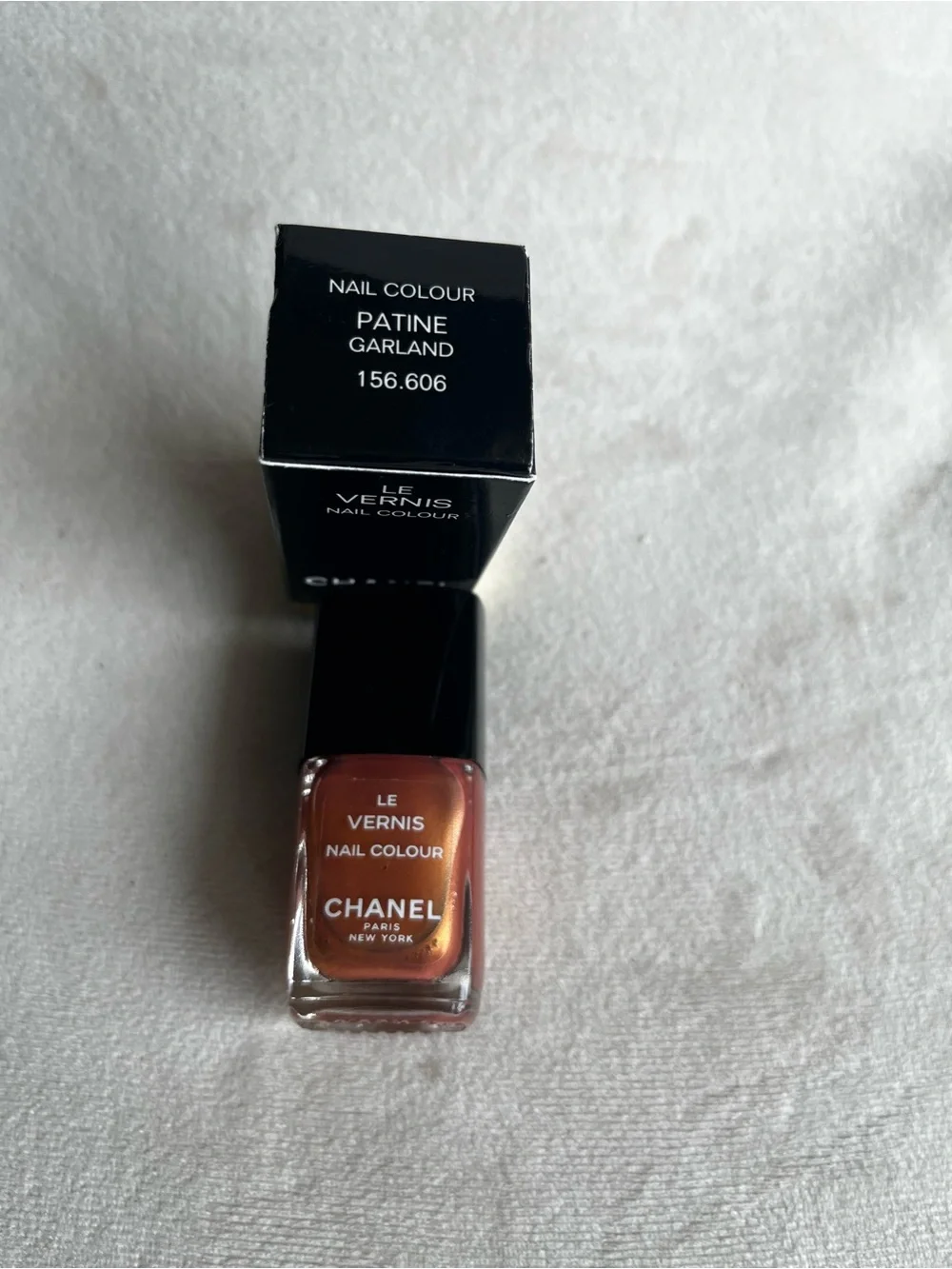 CHANEL Le Vernis Nail Colour - Black Compact Cap
